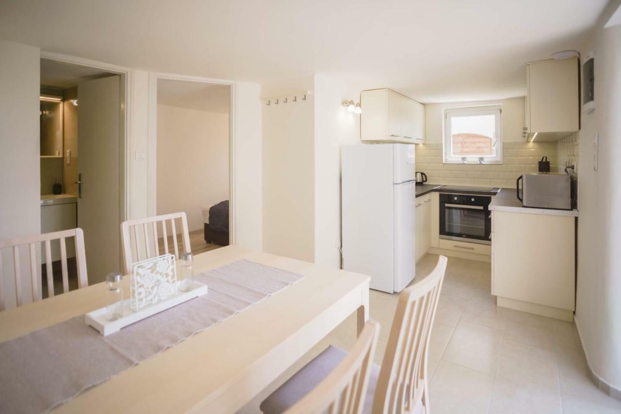 Eleven Apartman House Keszthely Extérieur photo